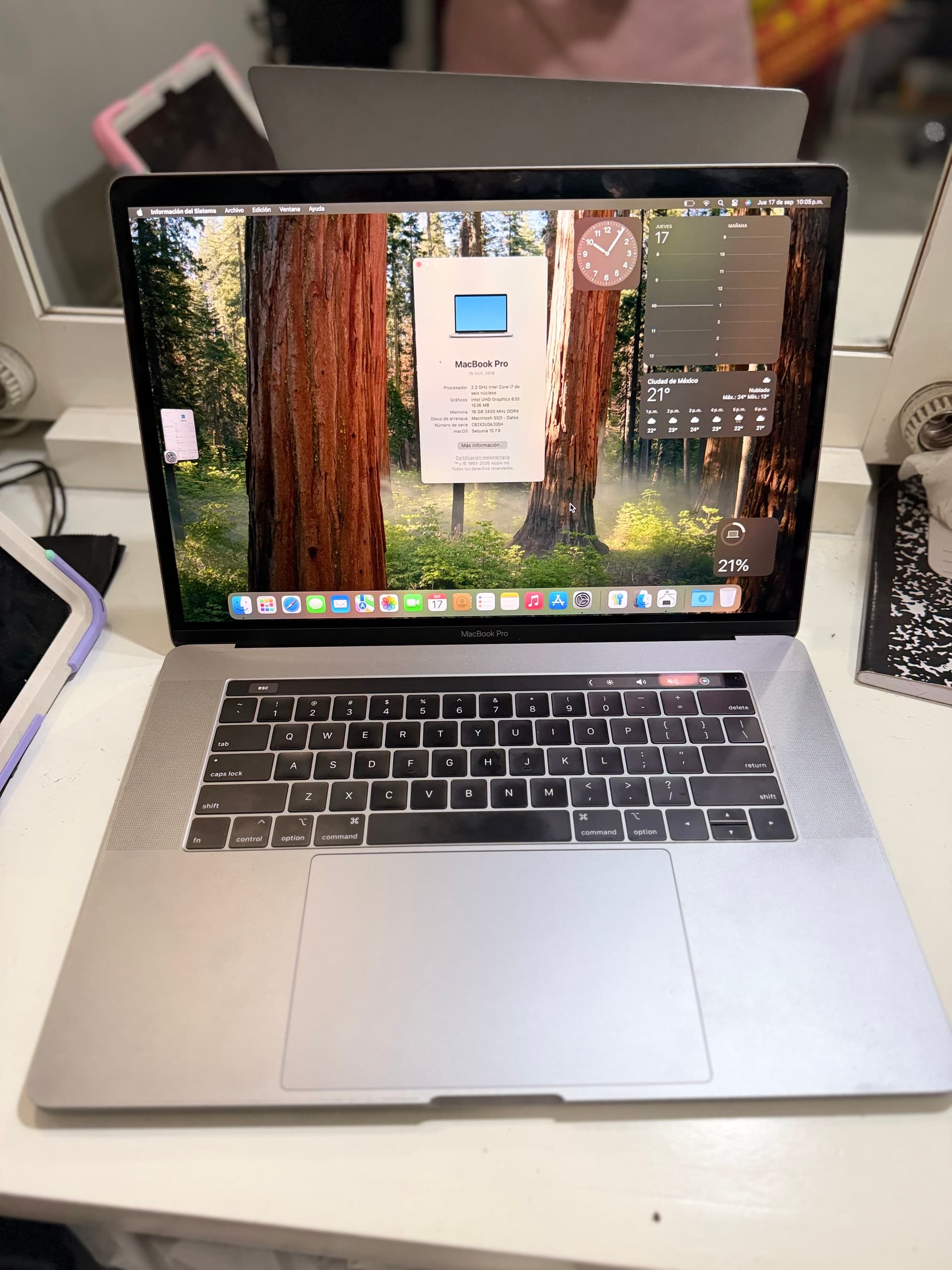 Apple MacBook Pro 15.4” 2018 Touch Bar Intel Core i7 16 gb ram 256 ssd m2 y gráfica dedicada RADEON 530