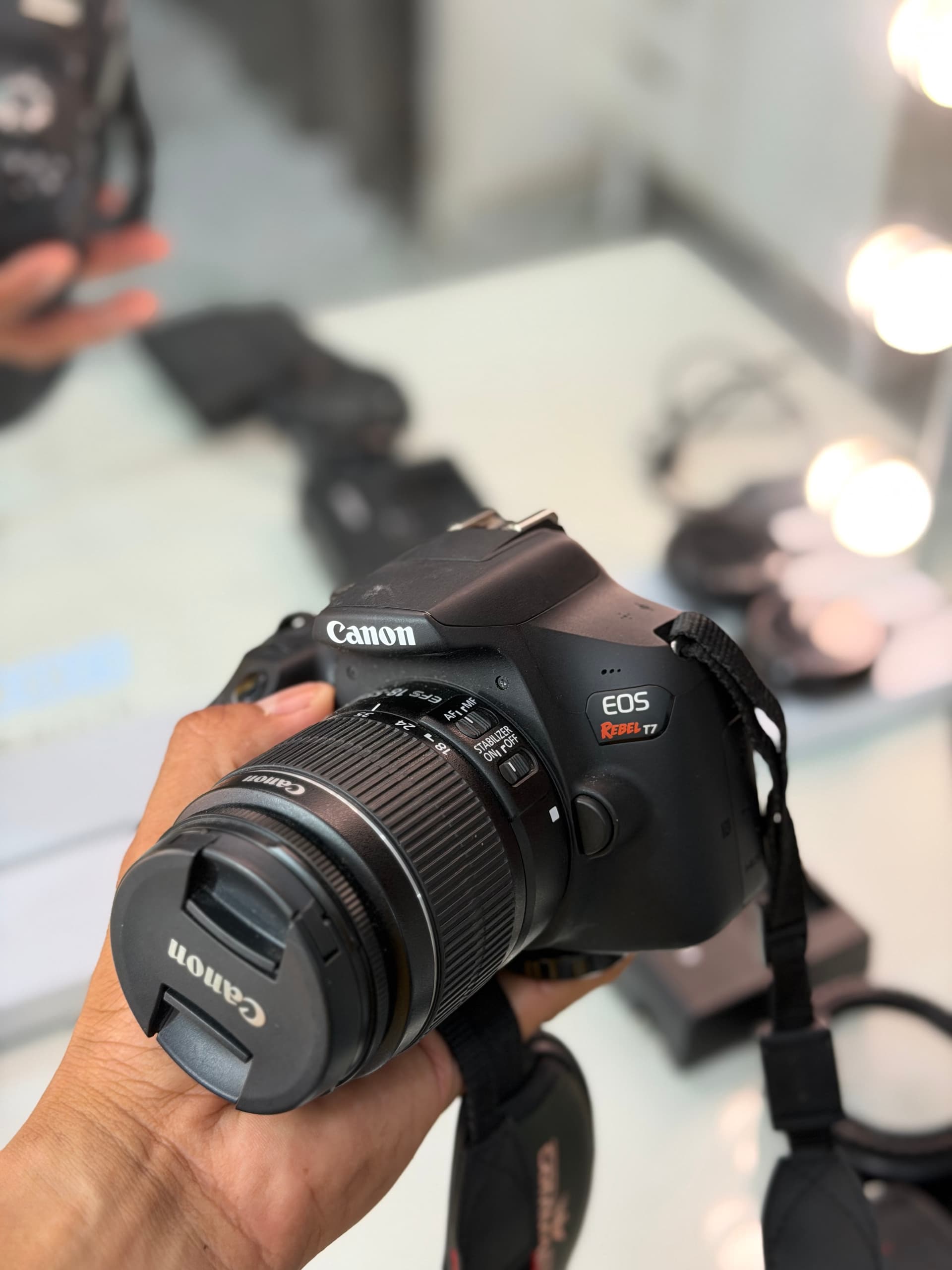 Cámara profesional canon eos t7 wifi. Lente 1855 impecables condiciones con cargador ✨📸✅