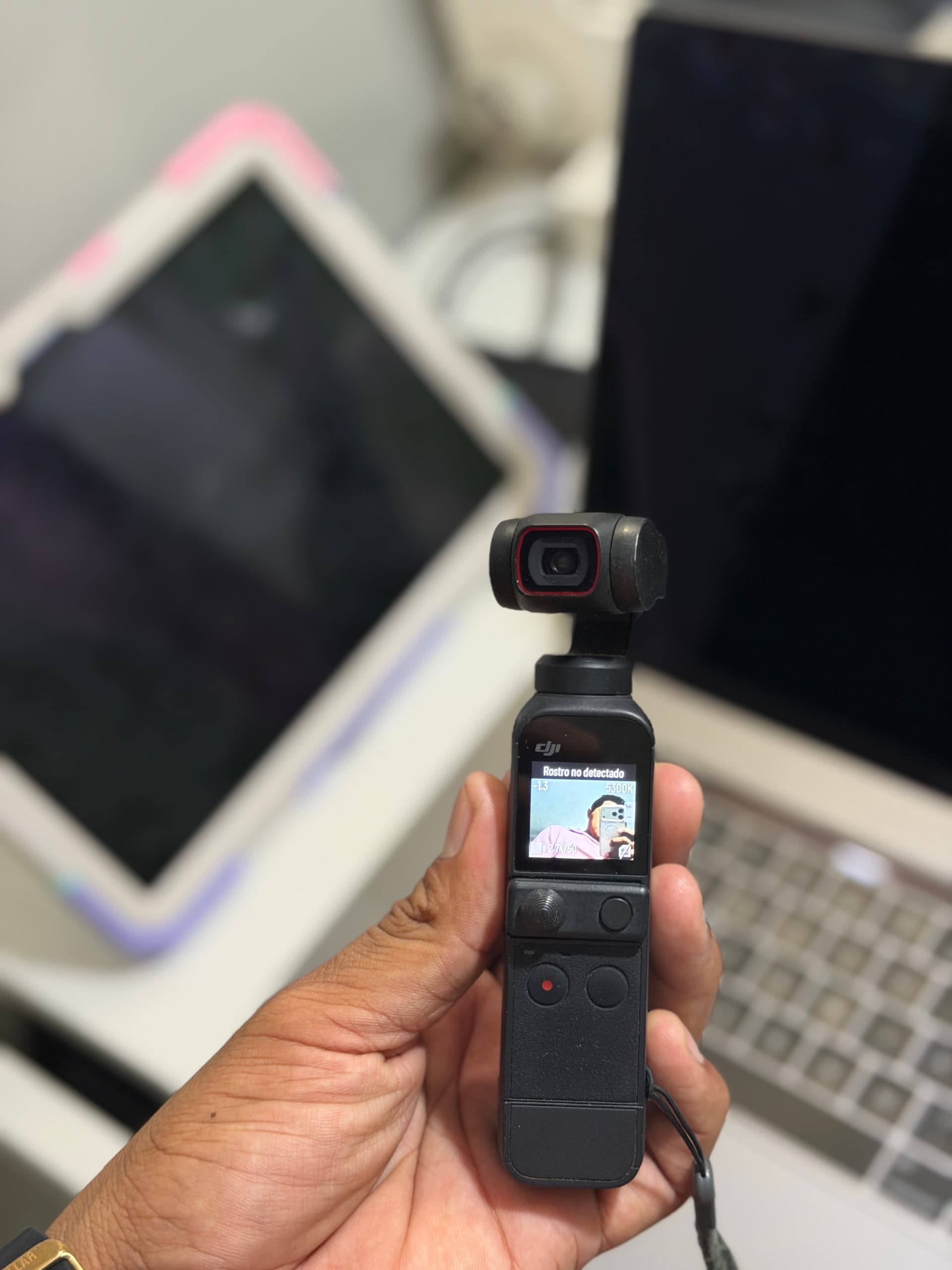 Cámara Osmo pocket Dji 2 portátil sin detalles con protector ✨✅