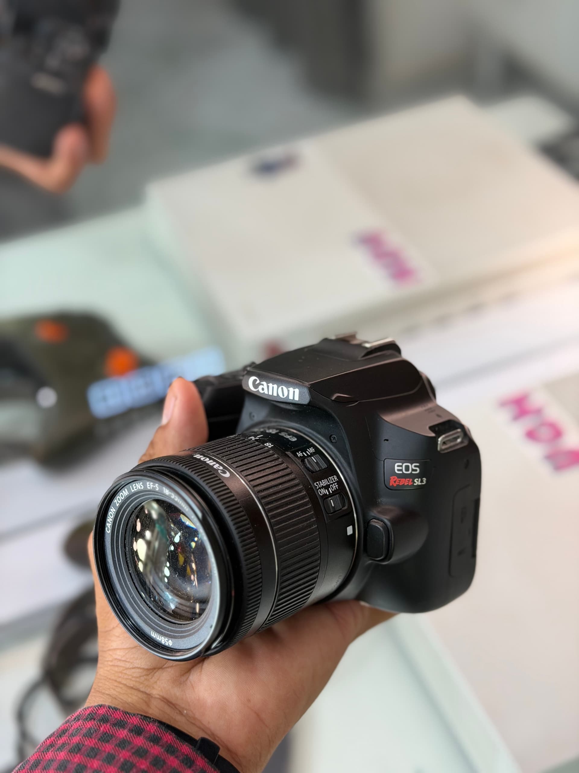 Cámara canon sl3 ultra rápida touch wifi pantalla reversible lente 1855 y cargador y batería 🔥✨✅