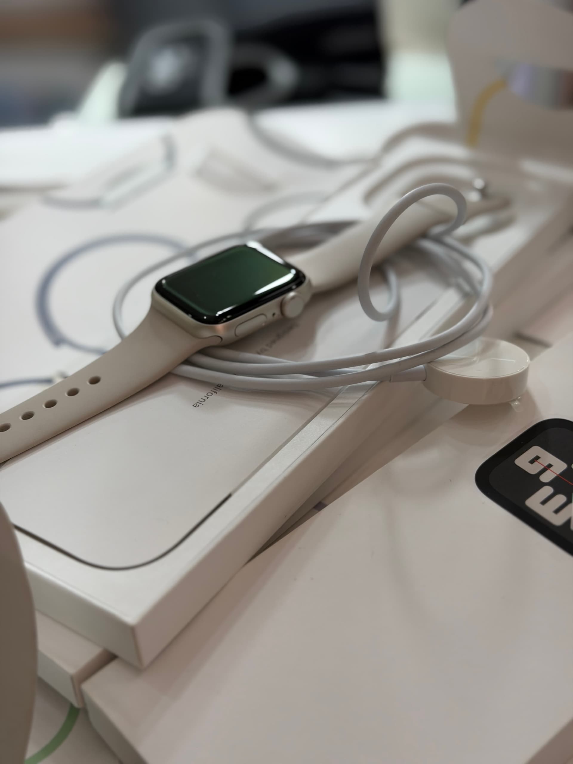 I Watch Apple Watch SE 2 40mm Starligth (oro suave )98%