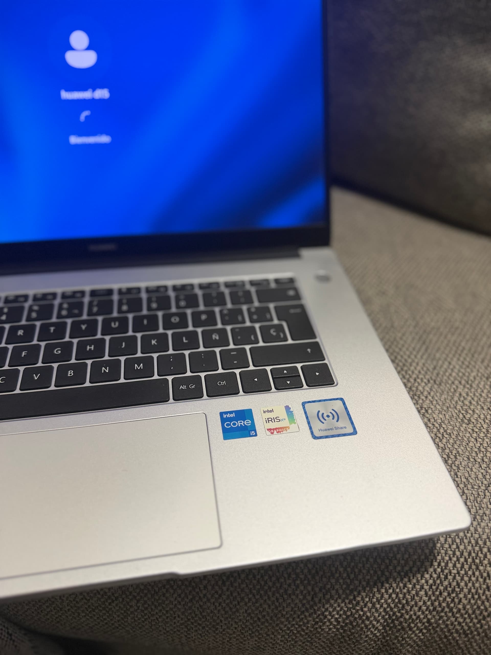 Laptop Huawei MATEBOOK alto rendimiento Core i5 11va 8 gb y 512 de ssd delgada y elegante SIN DETALLES ✨✅