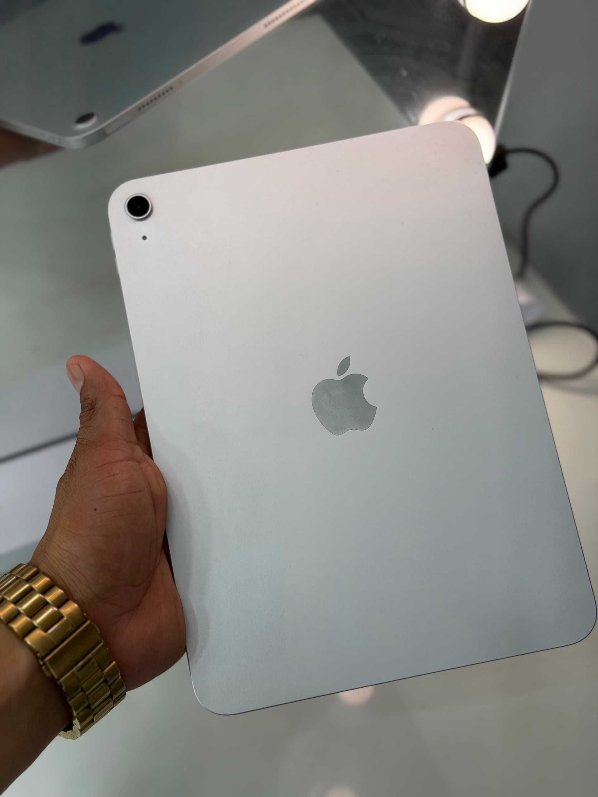 Apple iPad 11 a16 256 gb versión Silver con batería 98% sin detalles con cable de carga ✨🔥‼️
