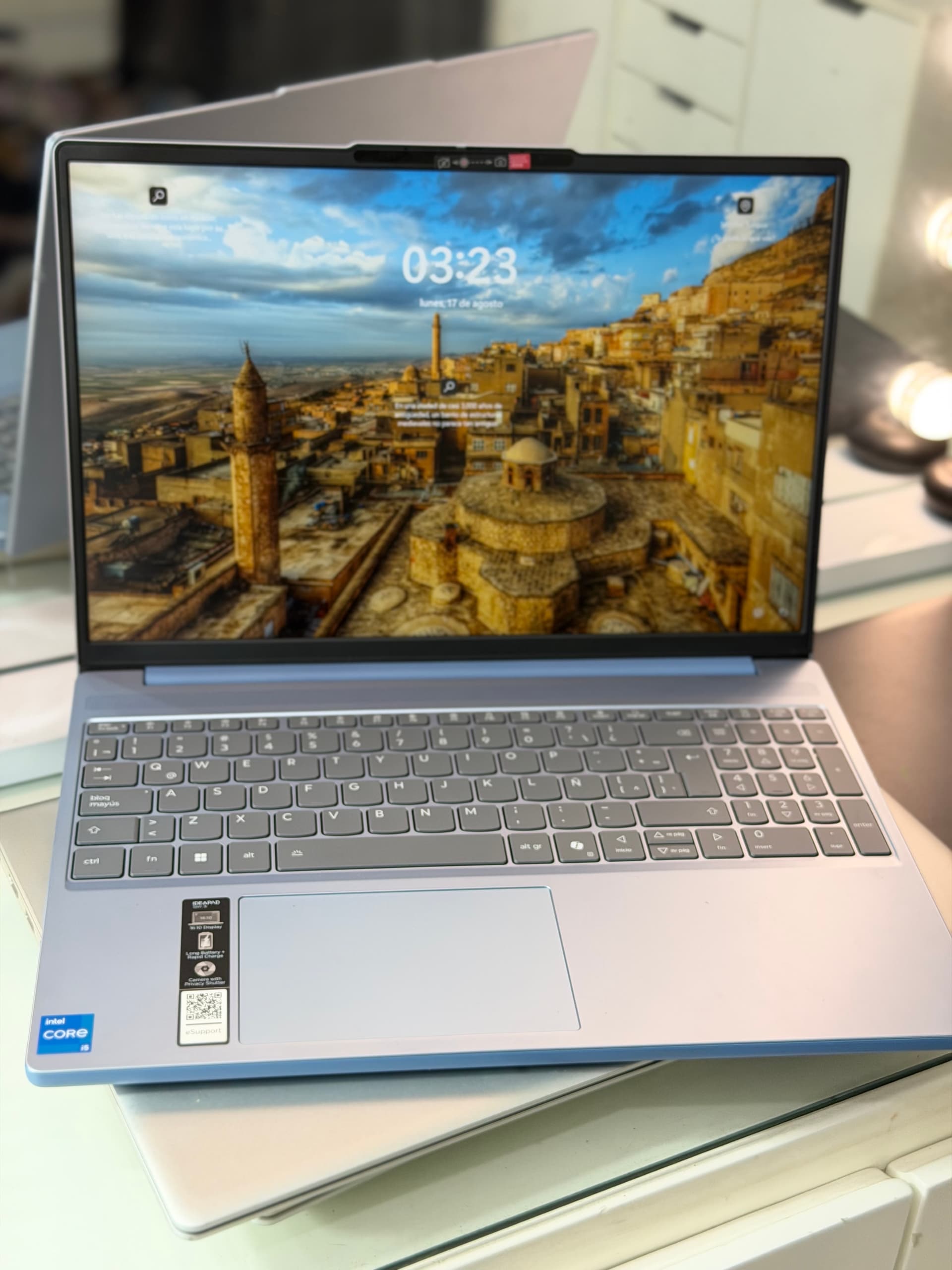 Lenovo laptop touch uf✨🔥🔥16.1” a 2k touch i513va 8 ram 512 ssd AZUL DISEÑO PREMIUM✨