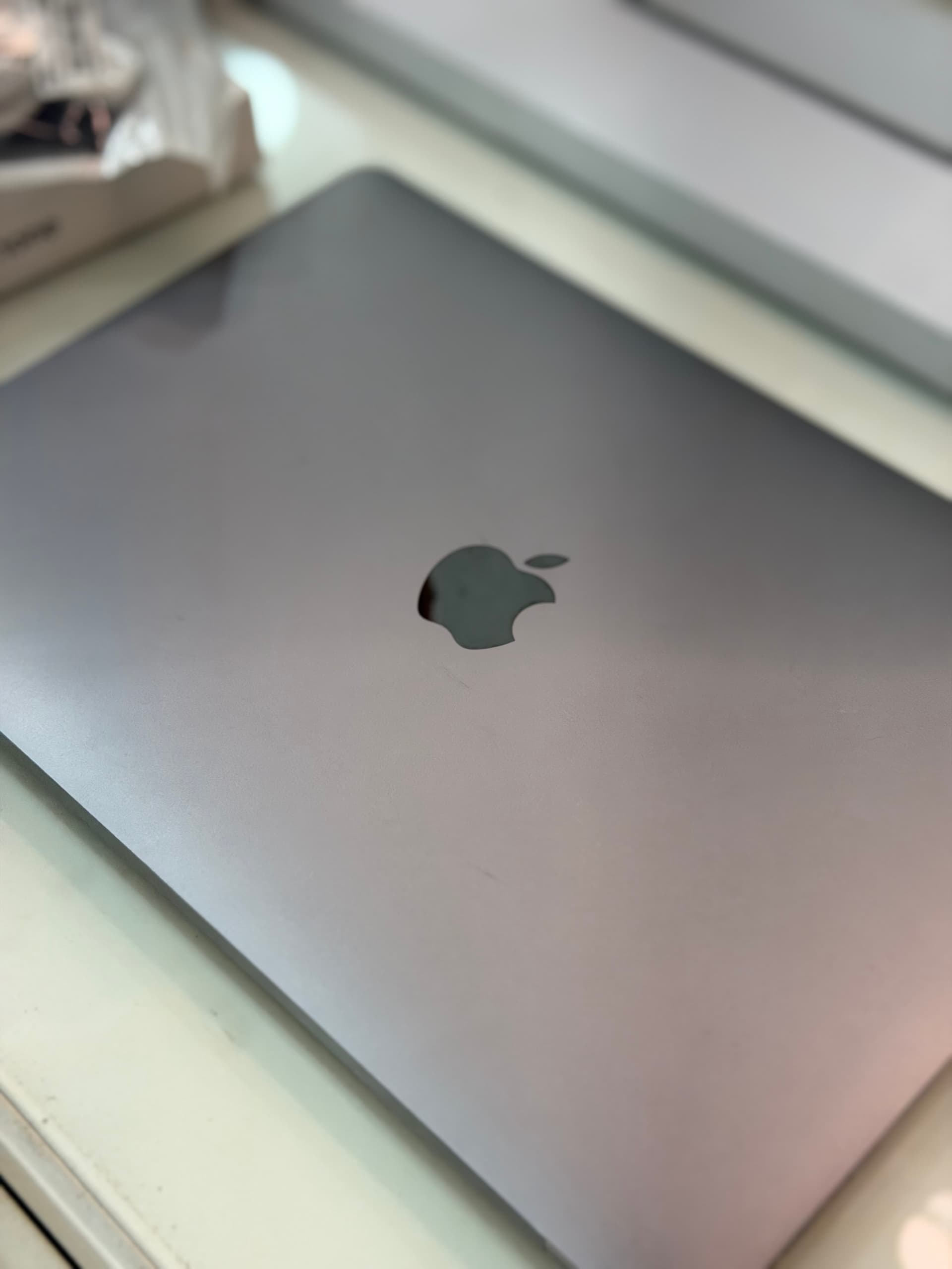 Apple MacBook Pro m1 Touch Bar 8 gb ram 256 ssd sin detalles PRO