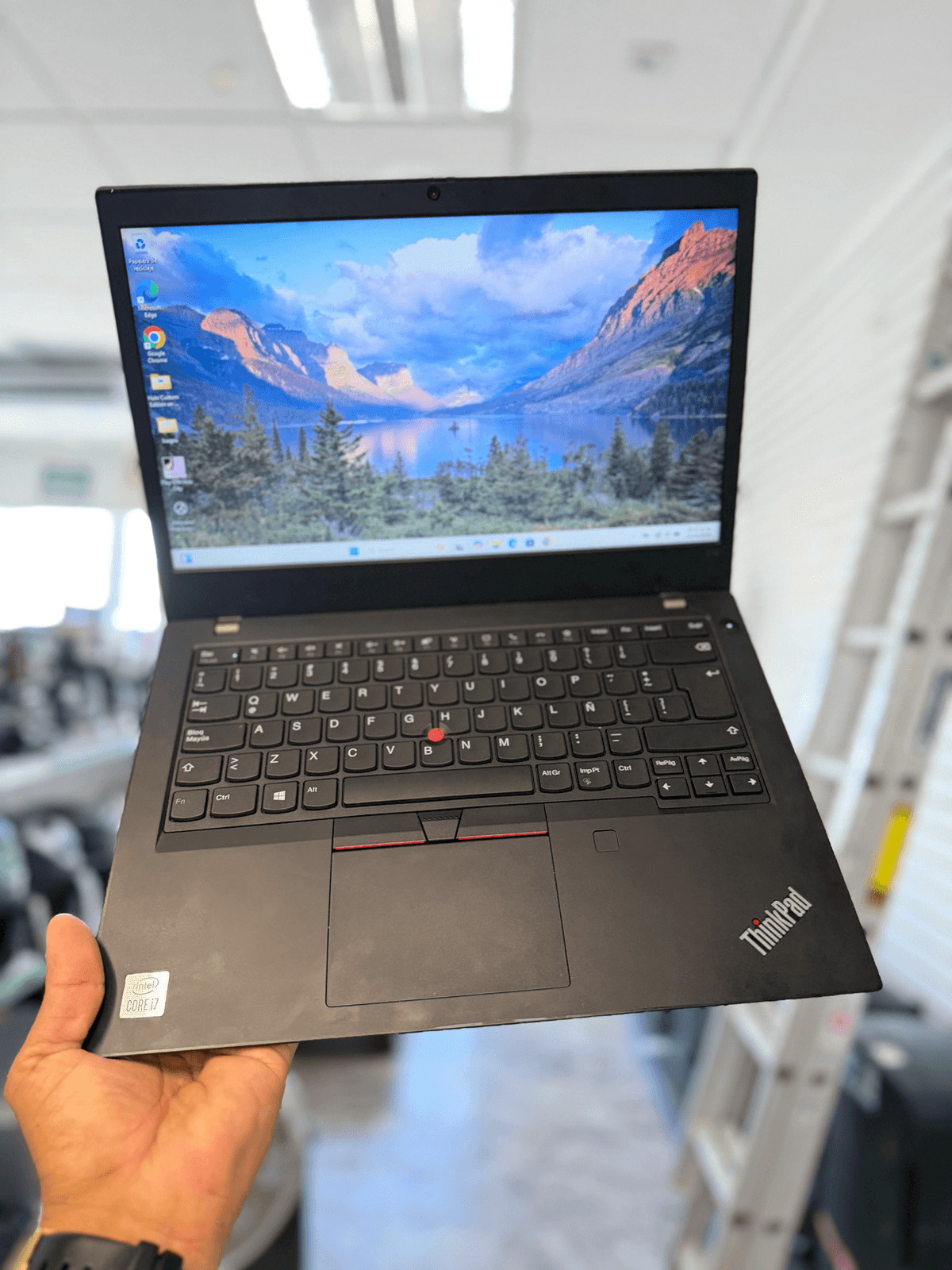Lenovo thinkpad empresarial alto rendimiento Core i7 pro 10ma 8 gb 512 ssd esta es PRO
